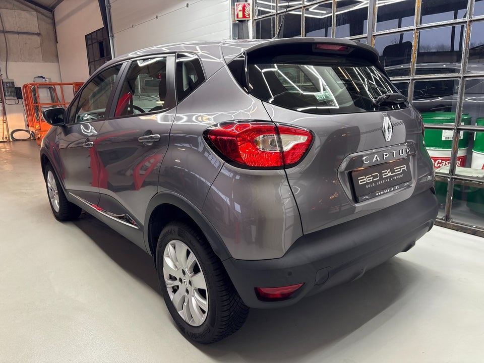 Renault Captur 0,9 TCe 90 Expression 5d