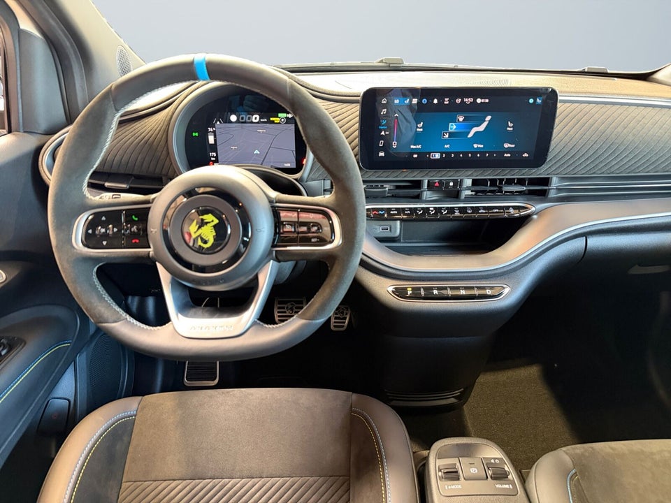 Abarth 500e Scorpionissima 3d