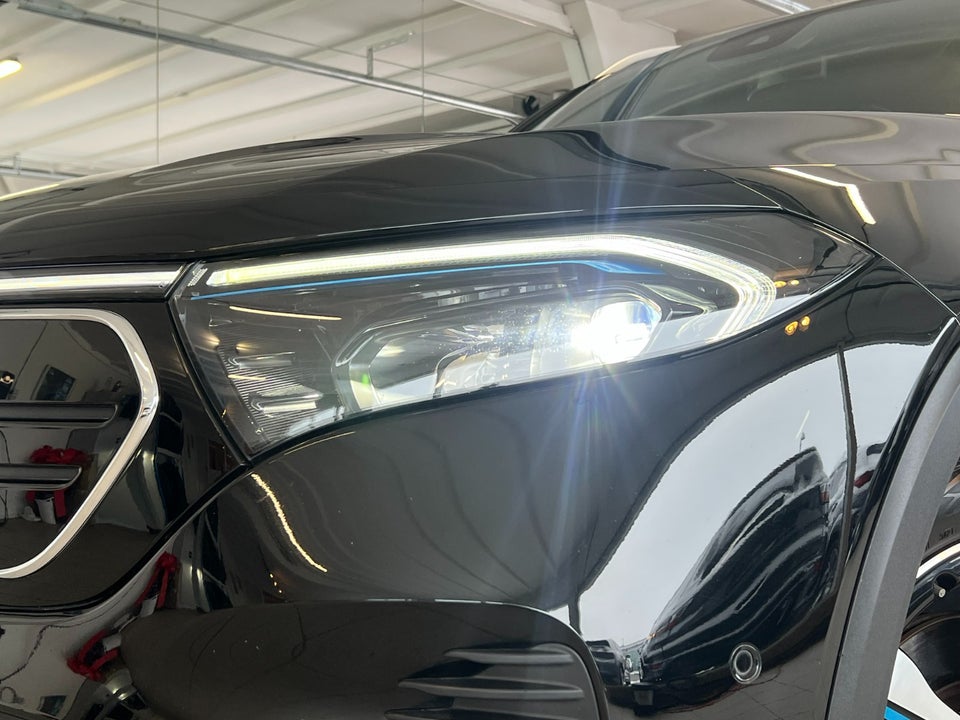 Mercedes EQB300 4Matic 5d