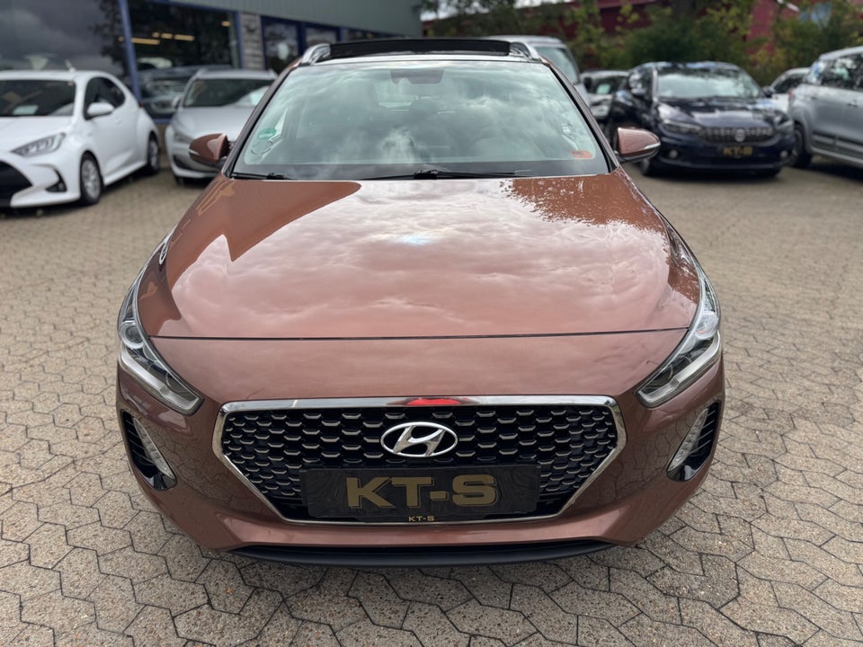 Hyundai i30 1,4 T-GDi Premium stc. DCT 5d
