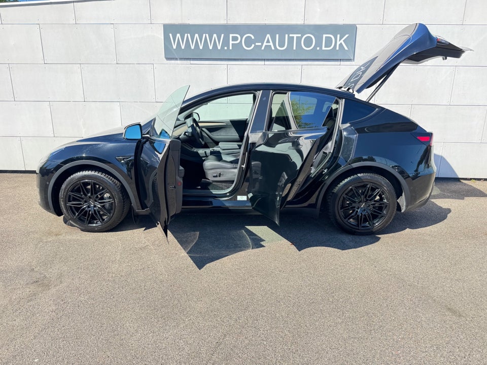 Tesla Model Y Long Range AWD 5d