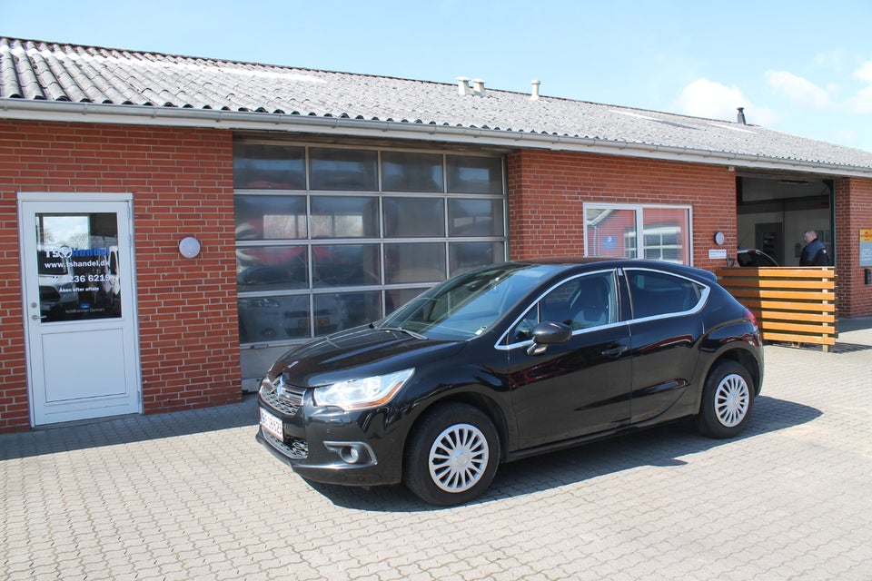 Citroën DS4 1,6 e-HDi 112 Style E6G 5d