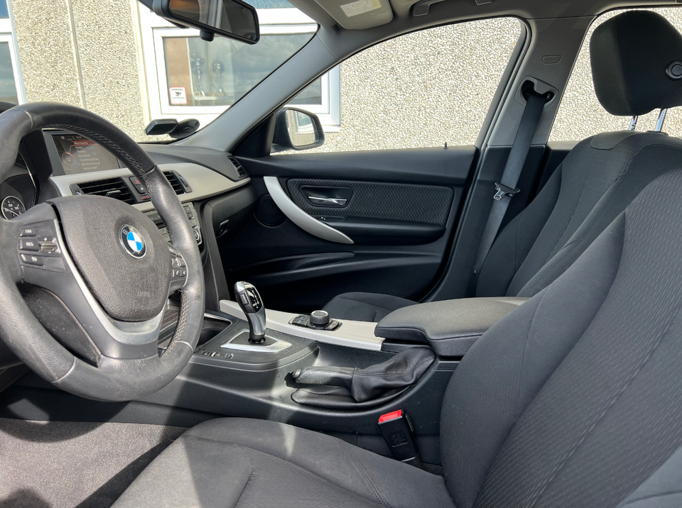 BMW 320d 2,0  4d