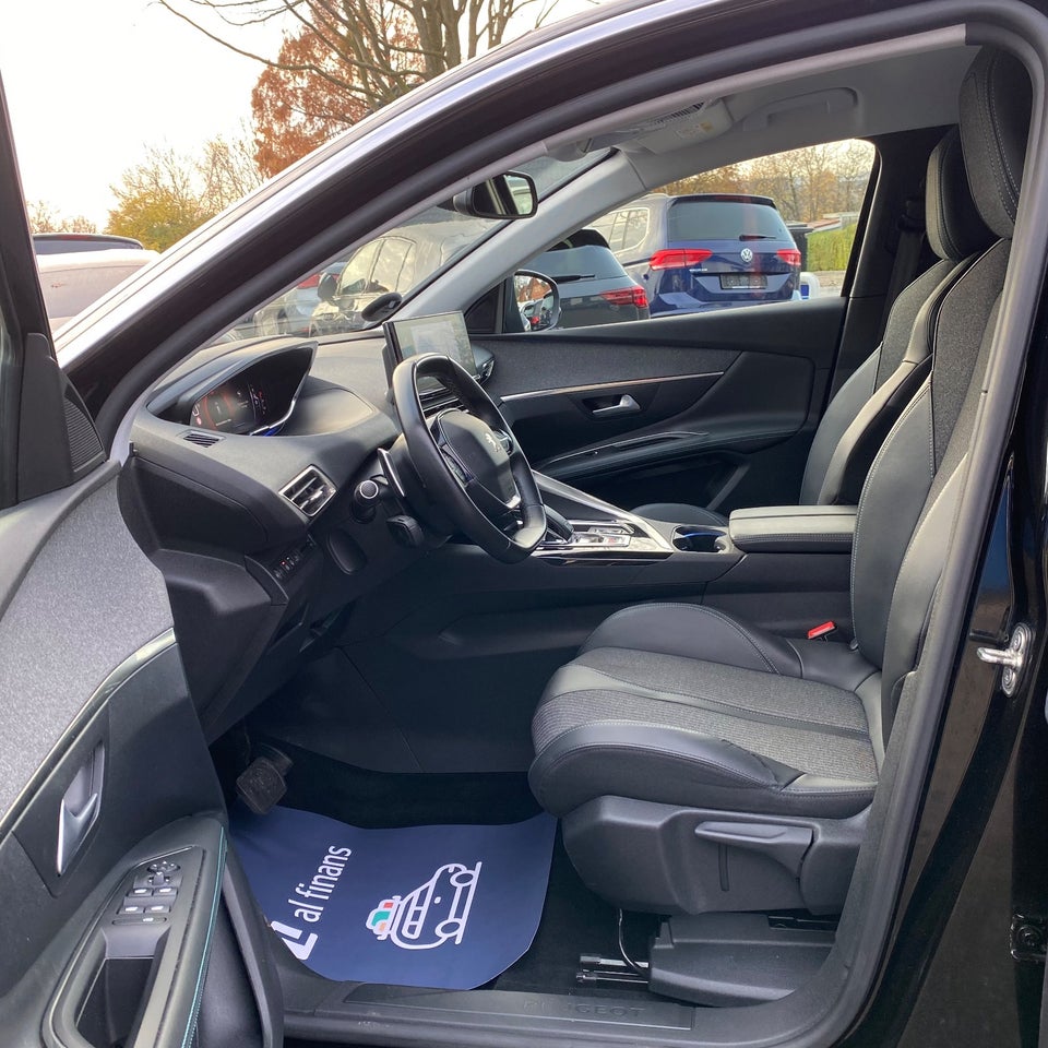 Peugeot 3008 1,5 BlueHDi 130 Allure Pack EAT8 5d
