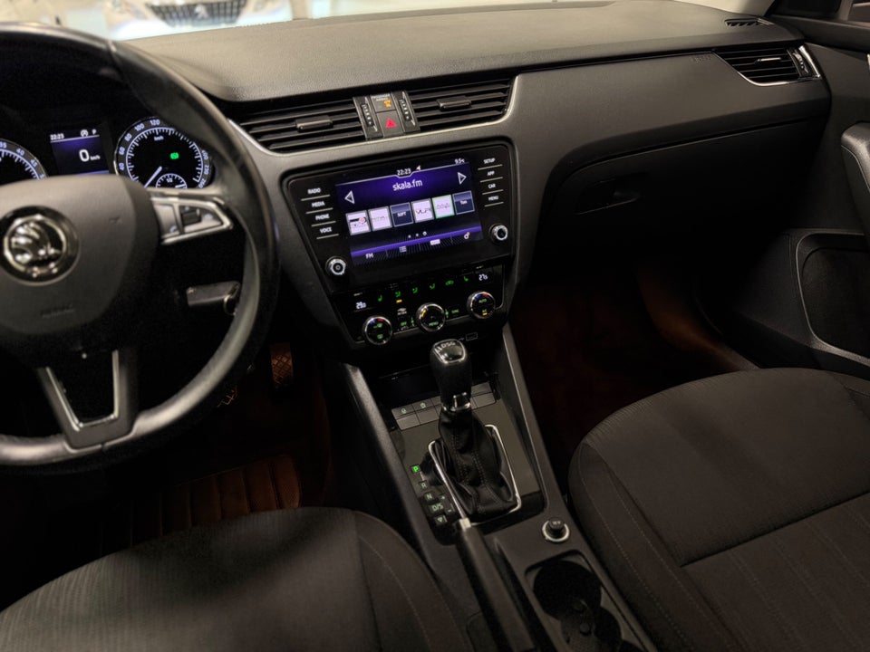 Skoda Octavia 1,6 TDi 115 Style Combi DSG 5d