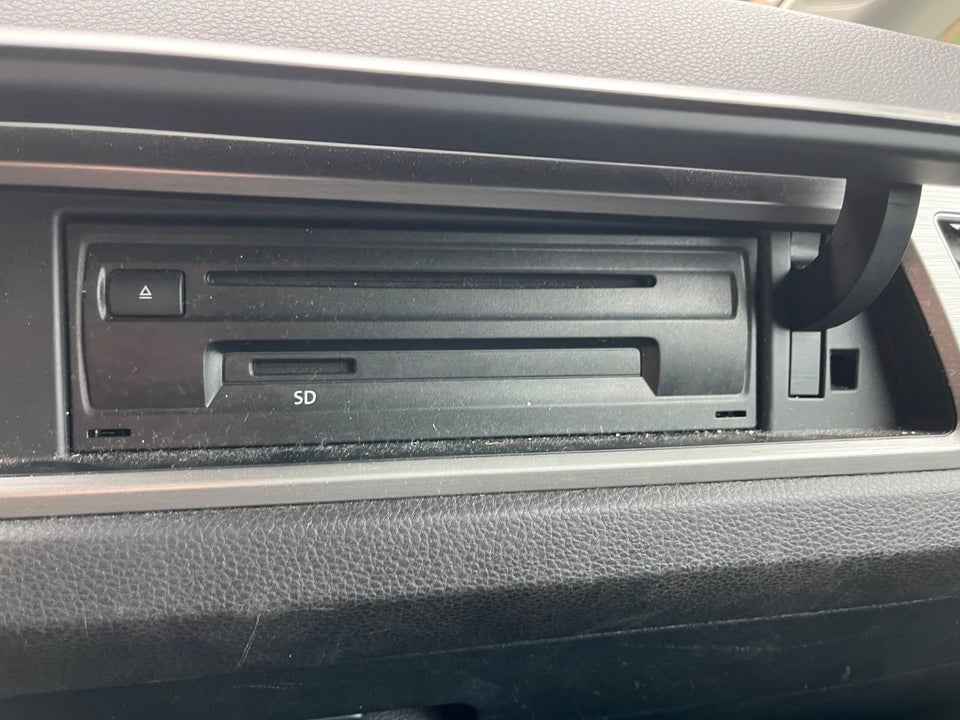 VW Touran 1,6 TDi 115 Comfortline DSG 7prs 5d