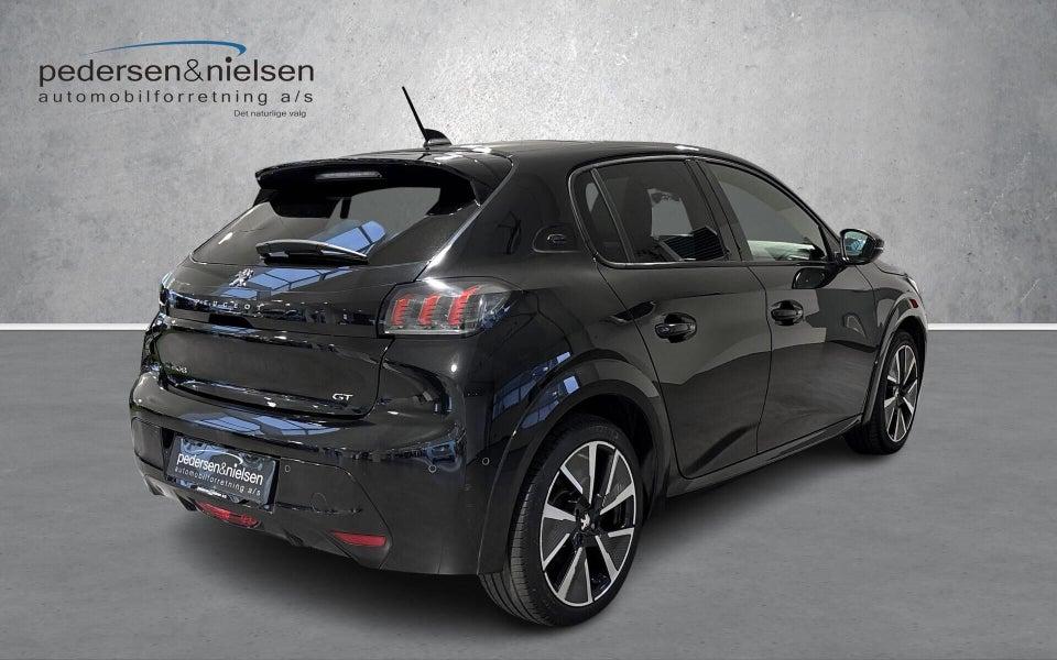 Peugeot e-208 50 GT 5d