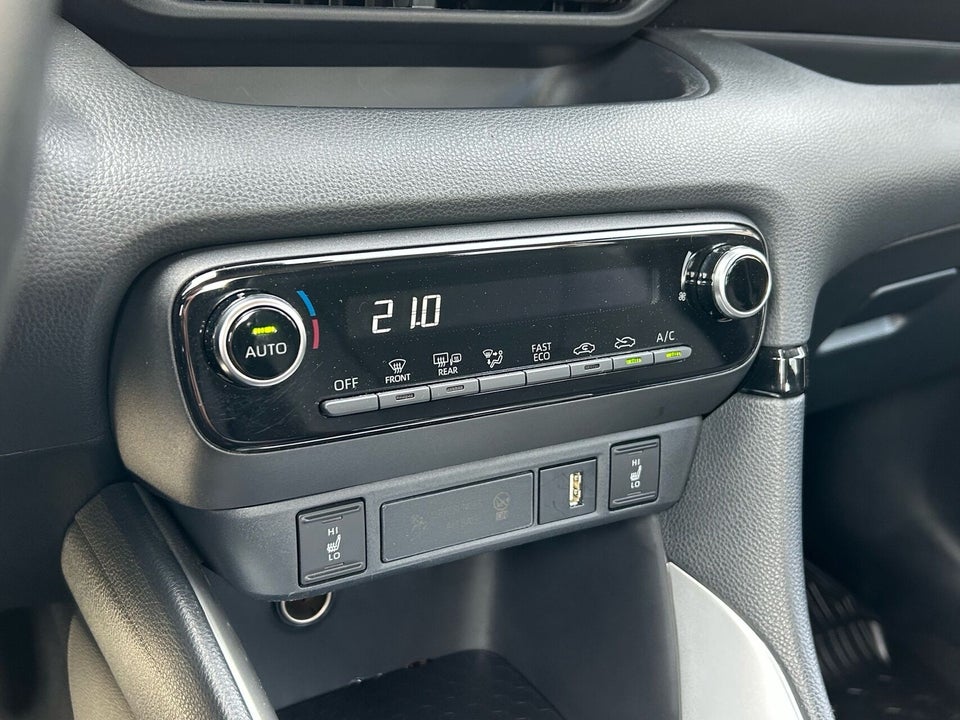 Toyota Yaris 1,5 Hybrid Active Tech e-CVT 5d