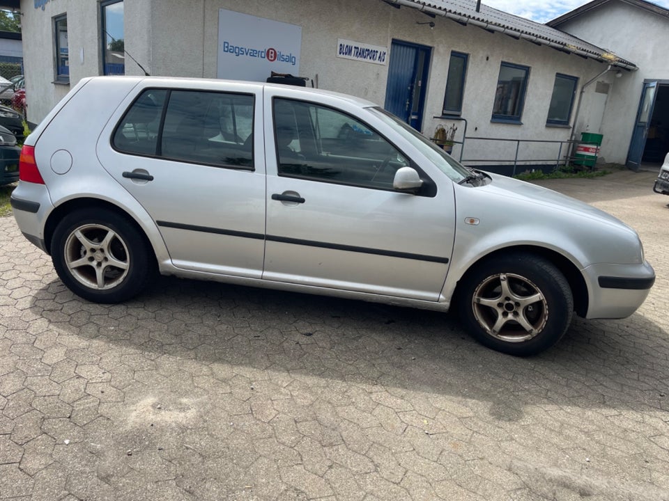 VW Golf IV 1,6 Comfortline aut. 5d