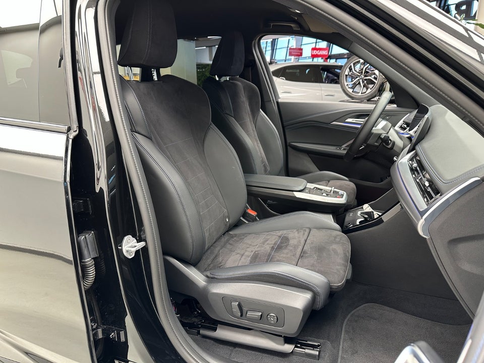 BMW iX1 eDrive20 M-Sport Pro 5d