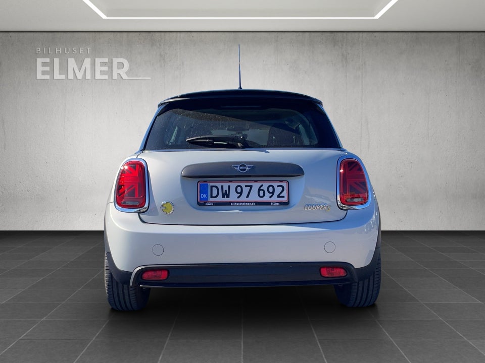 MINI Cooper SE Essential 3d