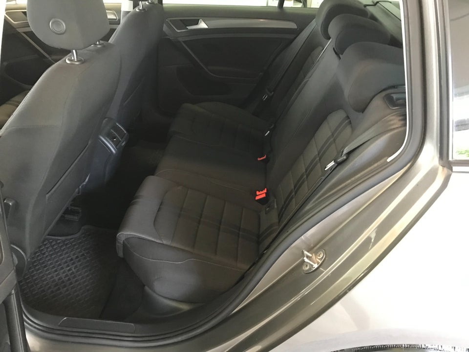 VW Golf VII 1,6 TDi 110 Style Variant BM 5d