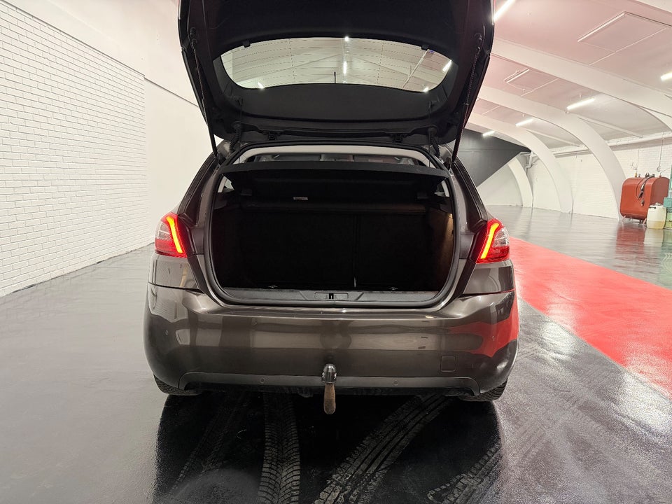 Peugeot 308 1,6 BlueHDi 120 Style 5d