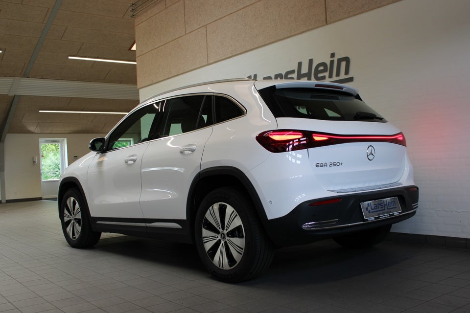 Mercedes EQA250+ Progressive 5d