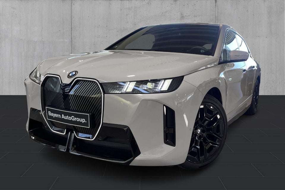 BMW iX xDrive45 M-Sport 5d