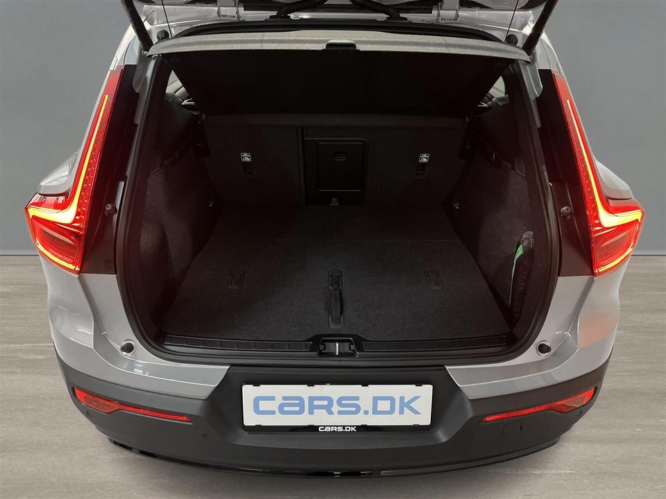 Volvo XC40 Standard Range Plus 5d