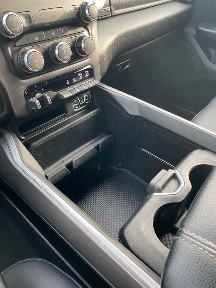 Dodge RAM 1500 5,7 V8 Hemi Laramie Sport aut. 4d