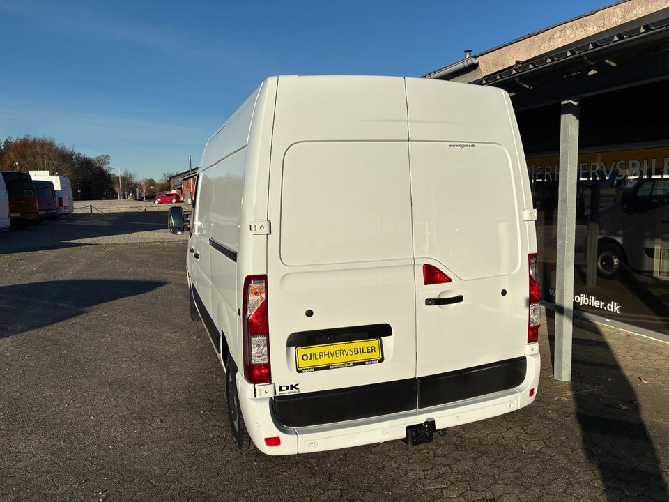 Renault Master IV T33 2,3 dCi 135 L2H2 Kassevogn