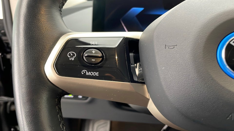 BMW iX xDrive40 Supercharged 5d