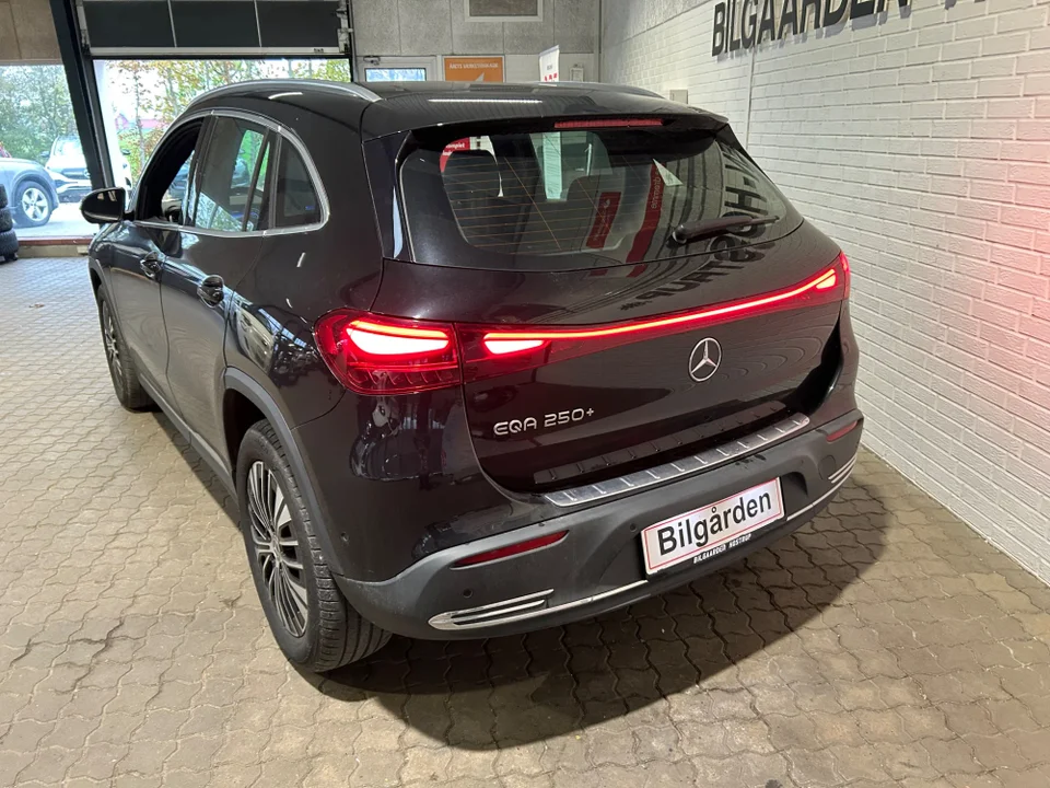 Mercedes EQA250+ Progressive 5d