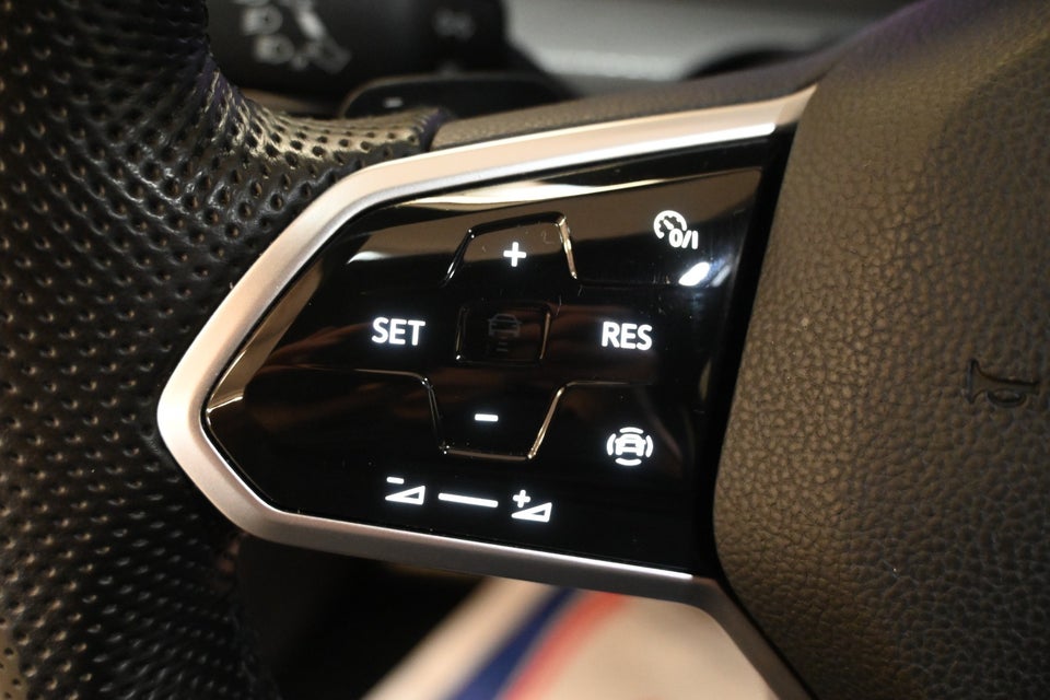 VW Golf VIII 2,0 GTi DSG 5d