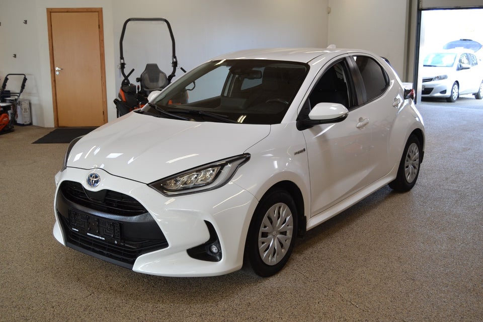 Toyota Yaris 1,5 Hybrid H3 Vision e-CVT 5d