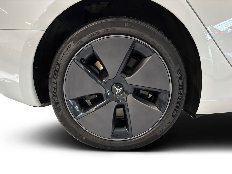 Tesla Model 3 Long Range RWD 4d