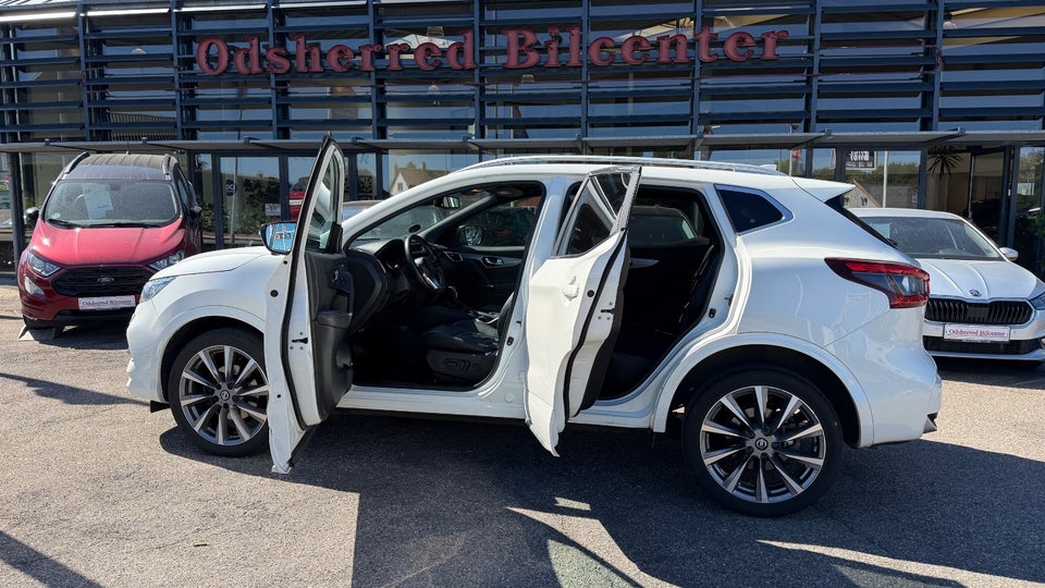 Nissan Qashqai 1,3 Dig-T 160 Tekna+ 5d