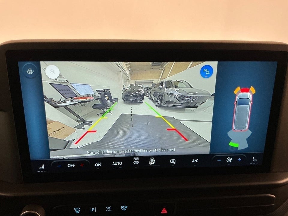 Ford E-Transit Custom 320L 64 Trend