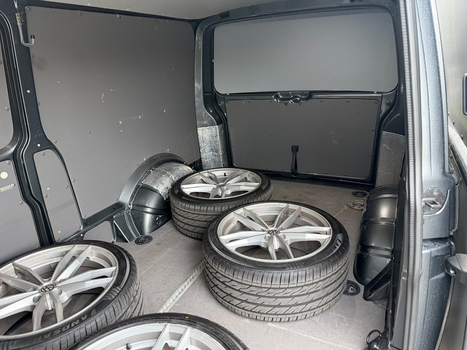 VW Transporter 2,0 TDi 150 Kassevogn DSG lang