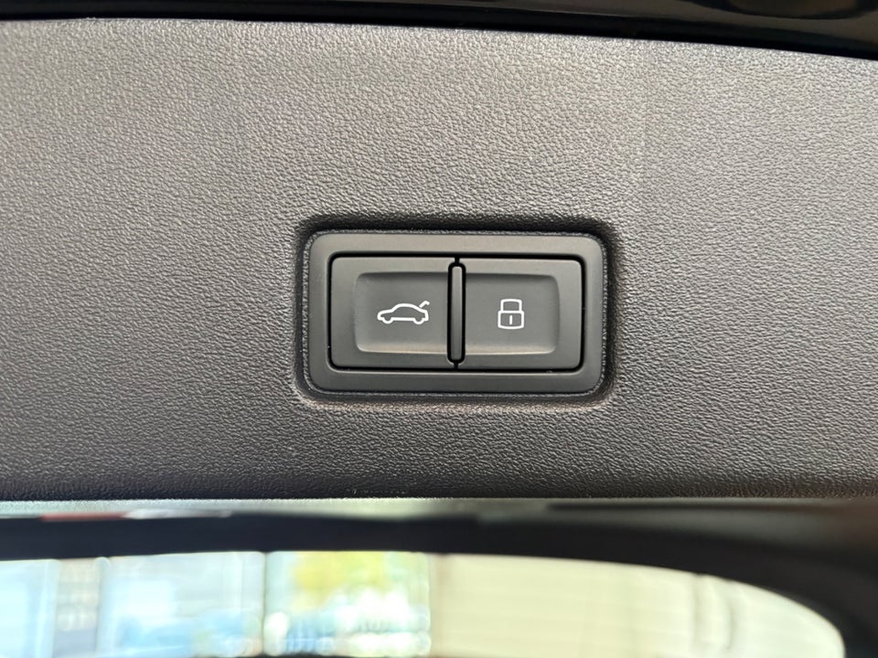 Audi Q4 e-tron 40 Advanced 5d
