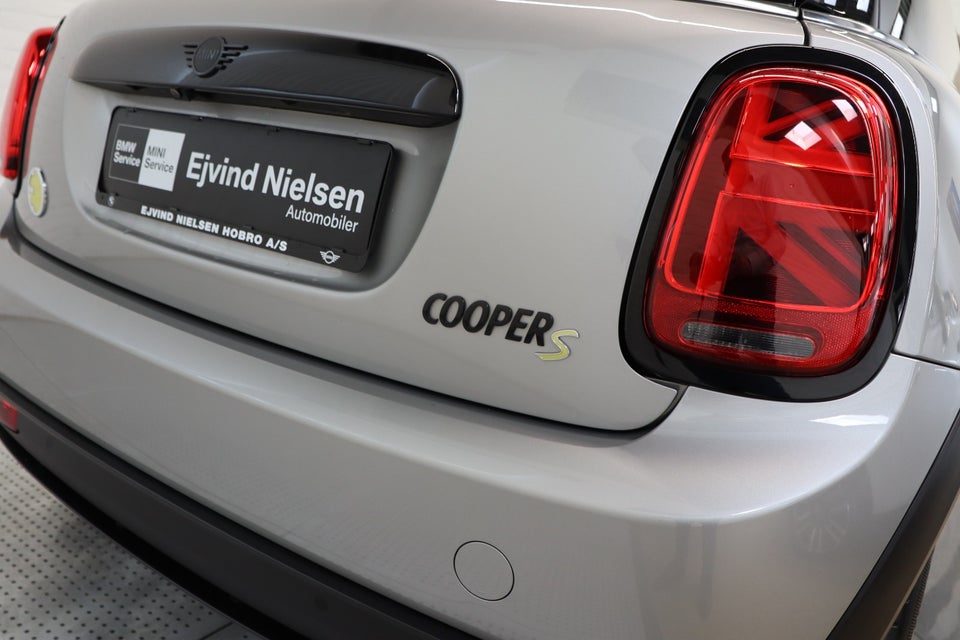 MINI Cooper SE Classic Trim 3d