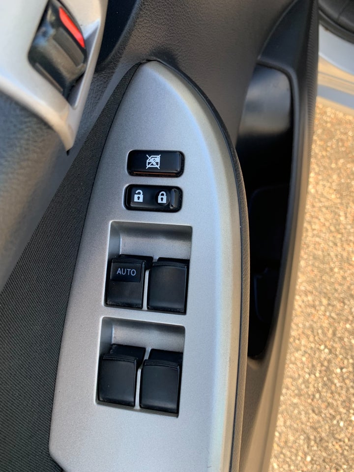 Toyota Corolla 1,6 Luna 4d