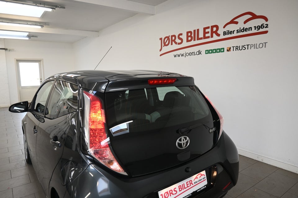 Toyota Aygo 1,0 VVT-i x-play x-touch 5d