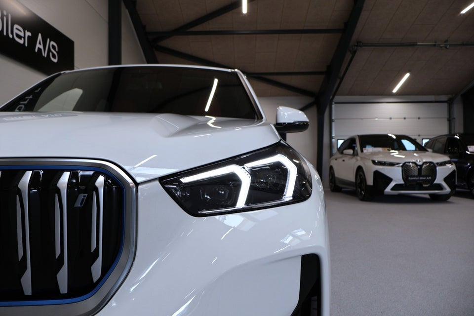BMW iX1 xDrive30 Charged M-Sport 5d