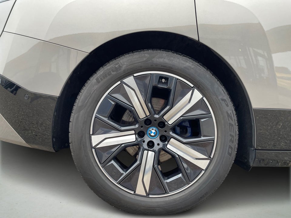 BMW iX xDrive40 Sport 5d