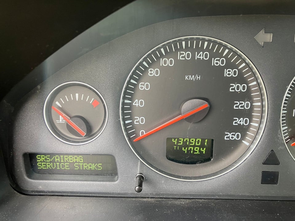 Volvo V70 2,4 140 5d