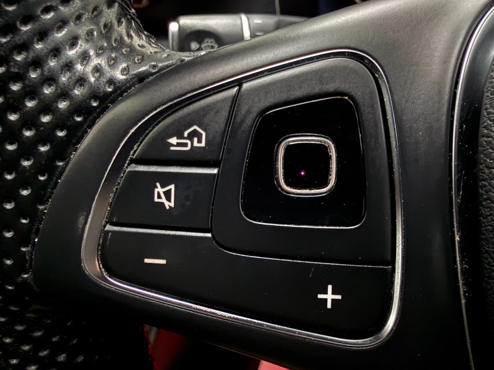 Mercedes E220 d 2,0 AMG Line stc. aut. 5d