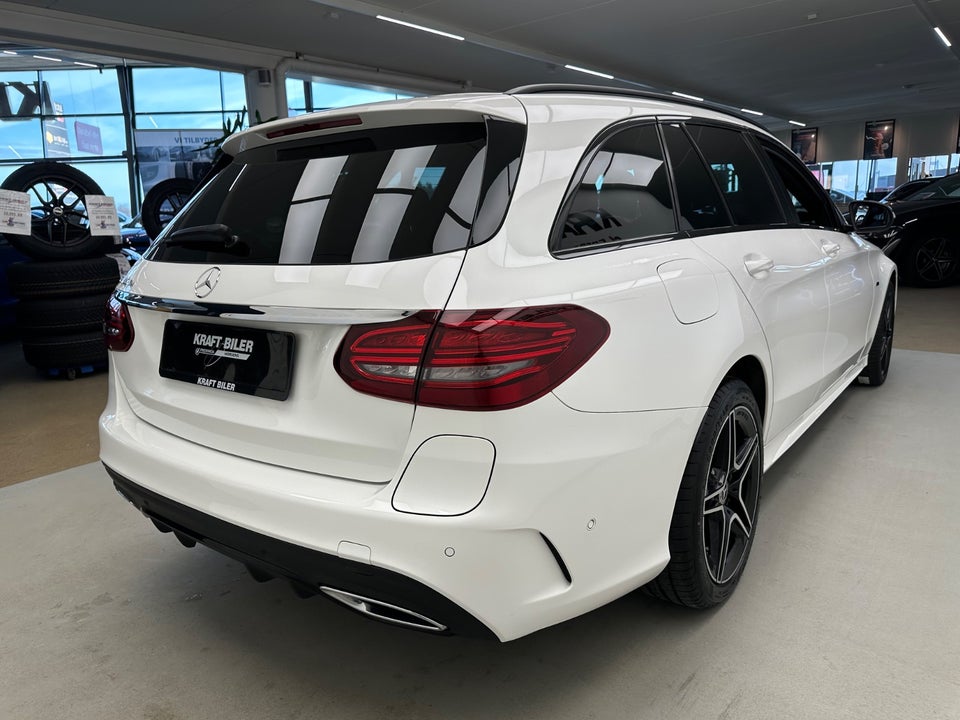 Mercedes C300 de 2,0 AMG Line stc. aut. 5d