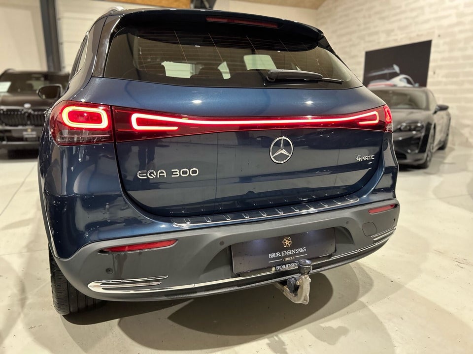 Mercedes EQA300 Progressive 4Matic 5d