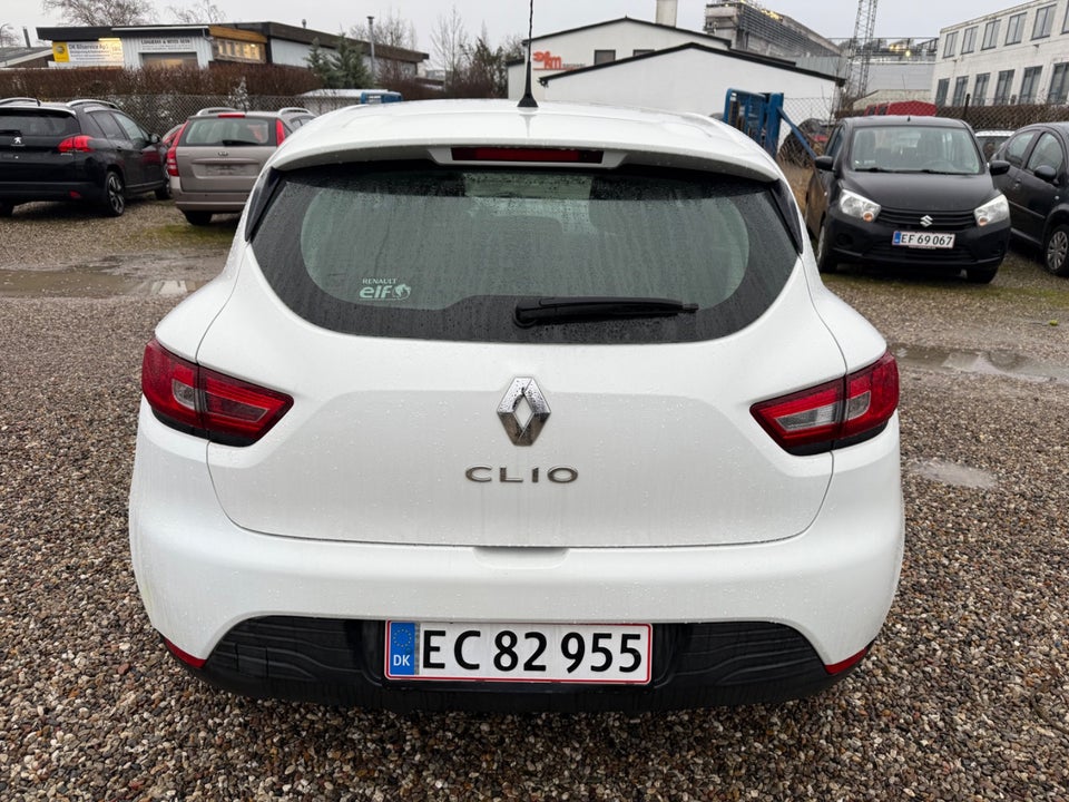 Renault Clio IV 1,2 16V Expression 5d