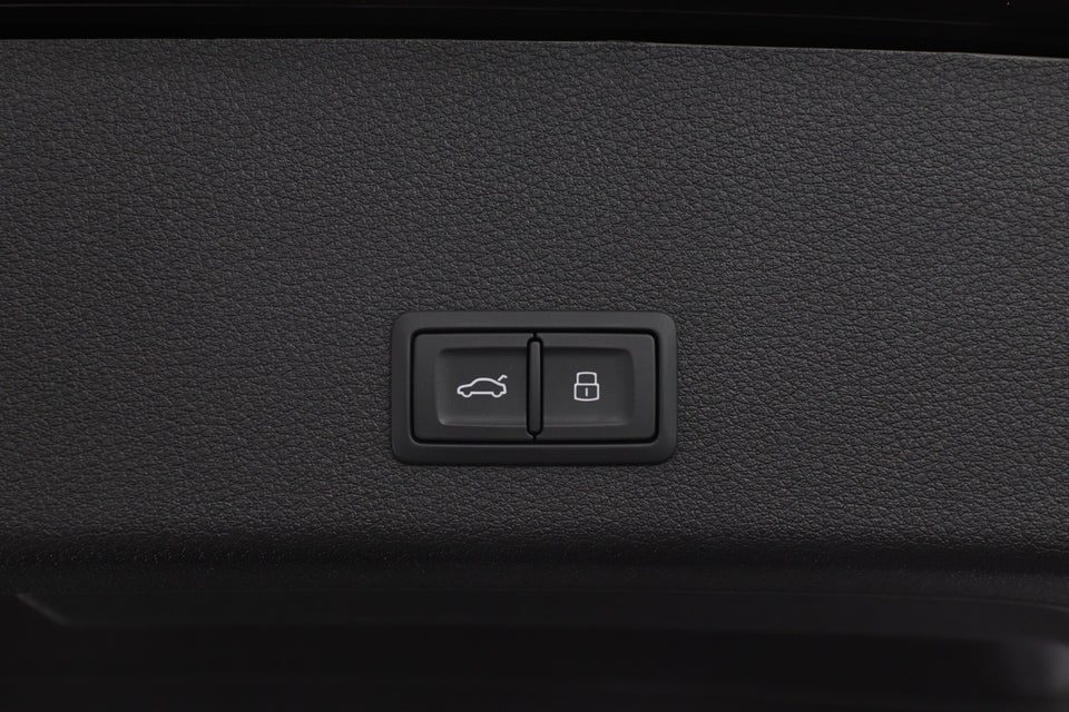 Audi e-tron 55 S-line quattro 5d