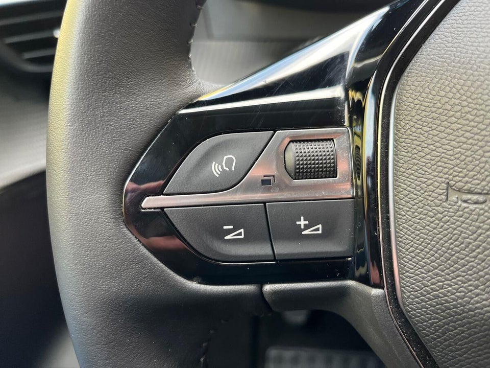 Peugeot 208 1,2 PureTech 100 Allure Pack 5d