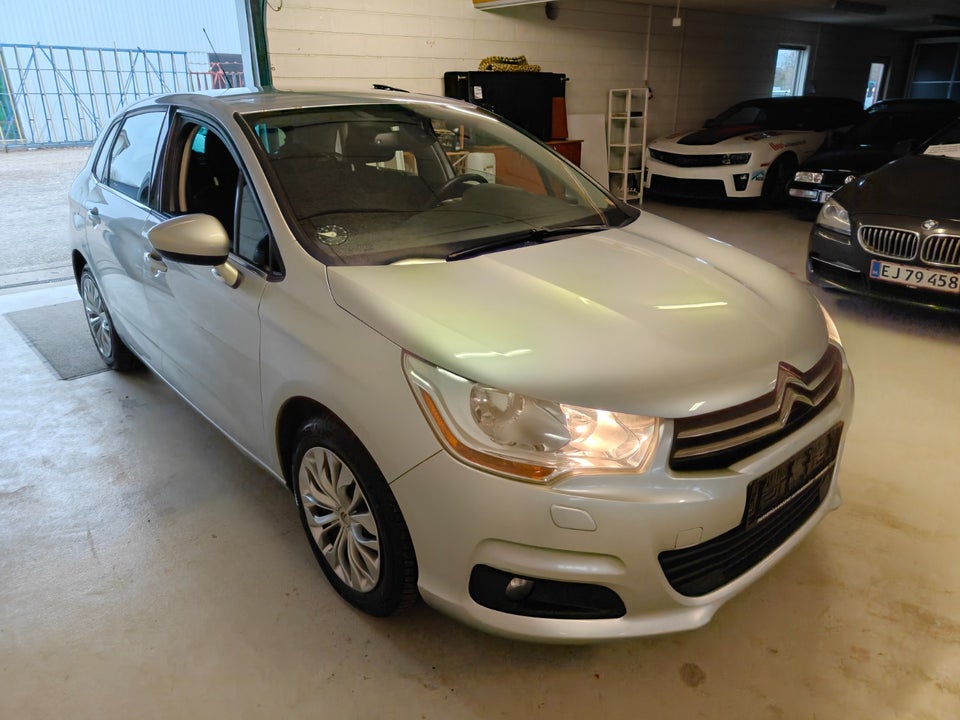 Citroën C4 1,6 e-HDi 115 Seduction 5d