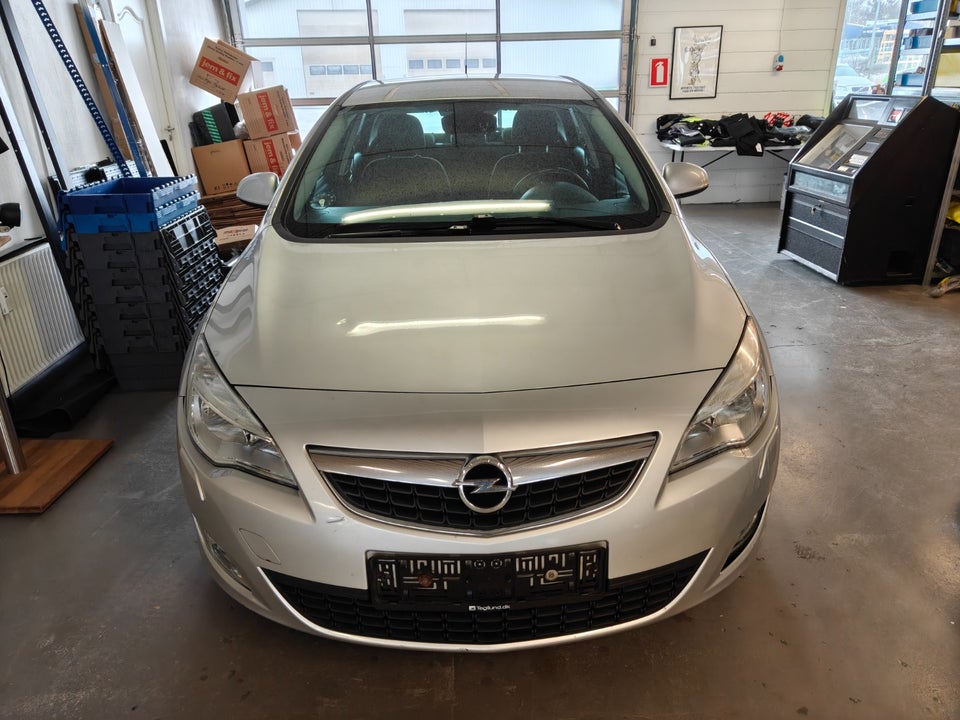 Opel Astra 1,7 CDTi 110 Enjoy 5d