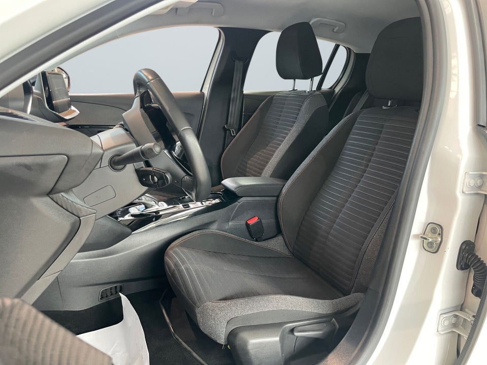 Peugeot e-208 50 Active Pack 5d