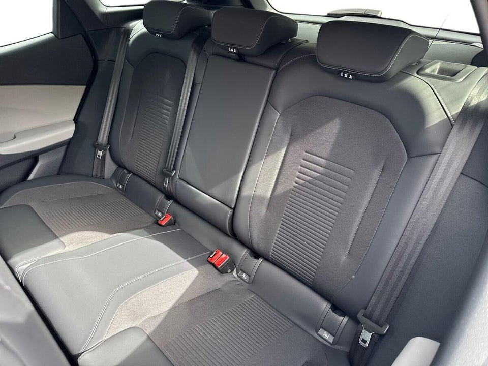 Ford Explorer 77 Premium Extended Range 5d