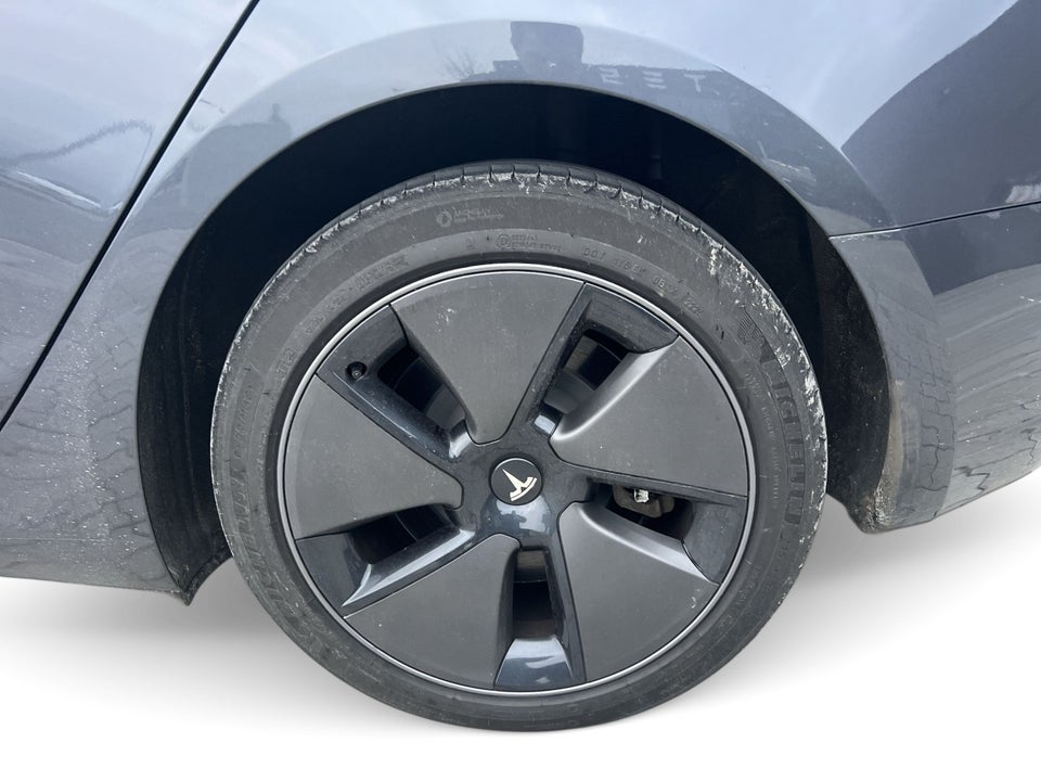 Tesla Model 3 Long Range RWD 4d