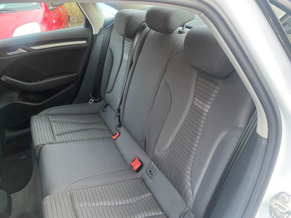 Audi A3 2,0 TDi 150 Ambition 4d