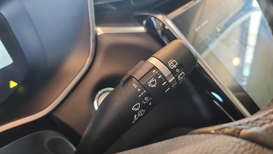 MG Marvel R Luxury 5d